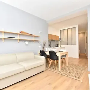  Appartement Goodguest-appartement Design Et Cosy Batignolles