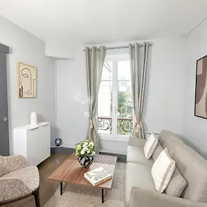 Apartment Eiffel Tower - Charming - 827, Paris